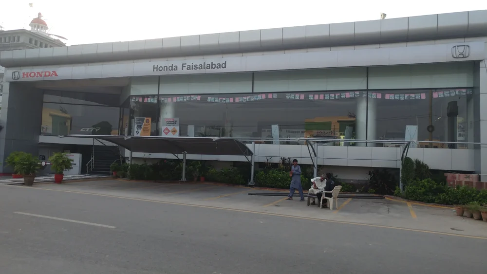 Car parking shade in Faisalabad – Expert tensile shade manufacturer offering durable and stylish parking solutions for residential and commercial spaces.