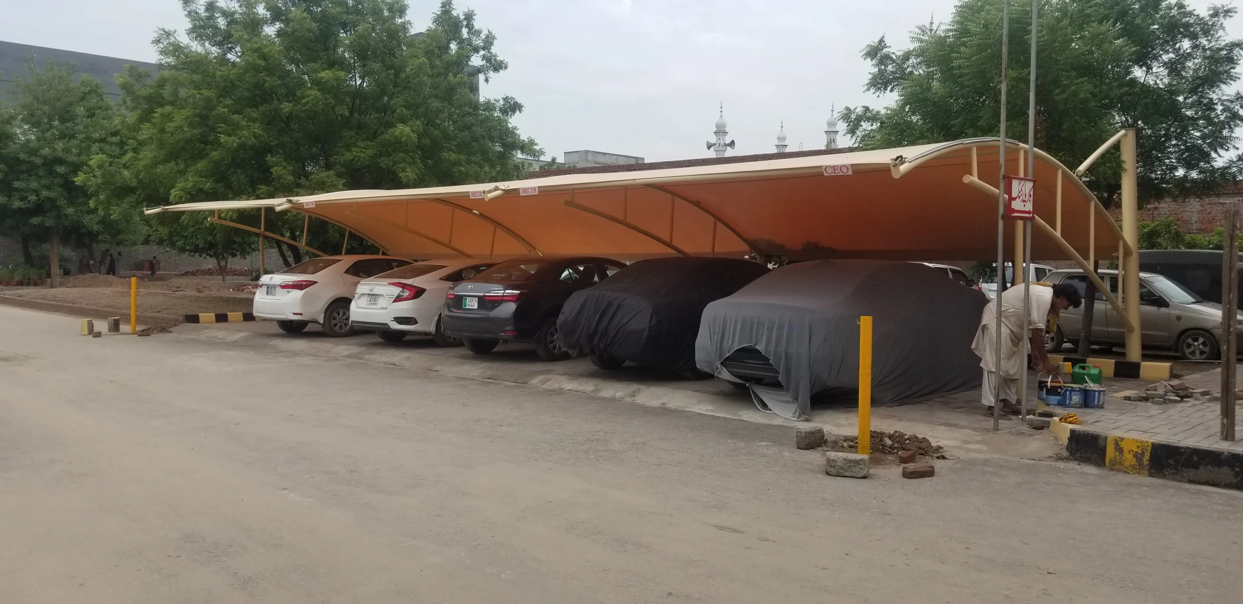 Car Parking Shades with durable tensile fabric, designed for homes and commercial spaces in Pakistan, offering reliable and stylish shading solutions.